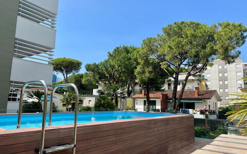 Lignano Sabbiadoro 641: Svømmepøl, Udvej, Lejlighed, Urban Design, Kompositmateriale, Ejerlejlighed, Skygge, Fritid, Eco Hotel, Altan