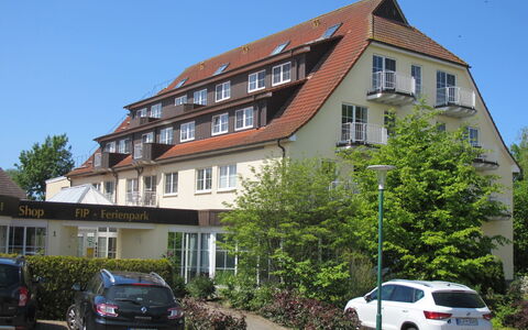 Fip-Ferienpark (Insel Poel): Bil, Hjul, Plante, Himmel, Køretøj, Bygning, Ejendom
