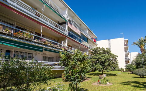 Torremolinos 27: Vand, Plante, Ejendom, Bygning, Svømmepøl, Azure, Vindue, Arkitektur, Fritid, Boligområde