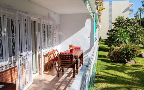 Torremolinos 27: Vand, Plante, Ejendom, Bygning, Svømmepøl, Azure, Vindue, Arkitektur, Fritid, Boligområde