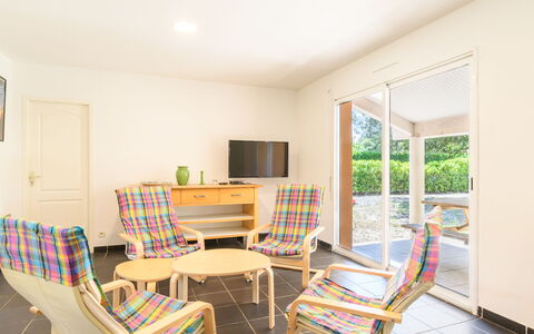 Contis Plage 648: Møbel, Ejendom, Stol, Træ, Vindue, Billedramme, Couch, Stue, Etage, Gulvbelægning