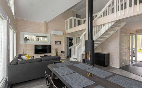Hiili: Gulvbelægning, Træ, Indretning, Etage, Trægulve, Loft, Stue, Møbel, Hjem, Couch