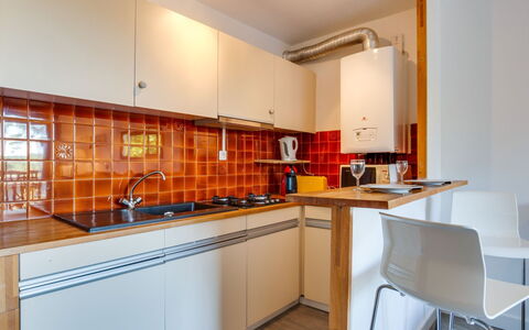 Résidence le Parc: Countertop, Ejendom, Værelse, Møbel, Køkken, Cabinetry, Bygning, Indretning, Ejendom, Hus