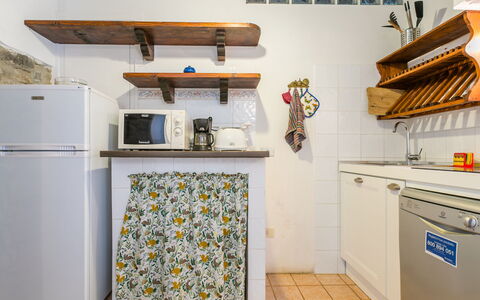 Ridaldi: Cabinetry, Ejendom, Bygning, Køkken, Indretning, Træ, Etage, Væg, Line, Gulvbelægning