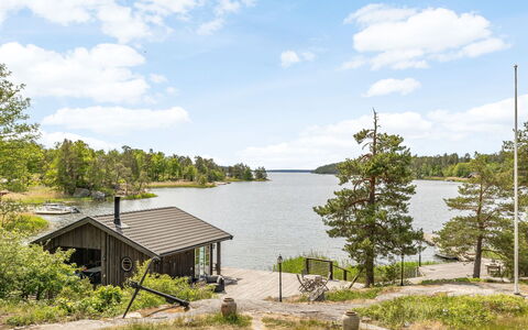 Bergstigen Gunnebo: Sky, Vand, Himmel, Vandressourcer, Plante, Ejendom, Økoregion, Naturlige Landskab, Land Lot, Sø