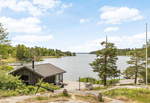 Bergstigen Gunnebo: Sky, Vand, Himmel, Vandressourcer, Plante, Ejendom, Økoregion, Naturlige Landskab, Land Lot, Sø