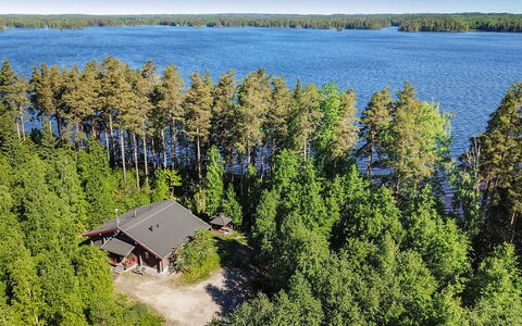 Villa Salix: Møbel, Stol, Udendørs Møbler, Bord, Træ, Udendørs Bord, Køkken & Spisebord, Skygge, Have, Paraply