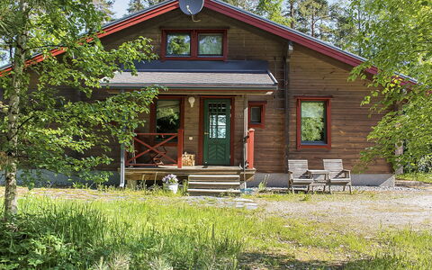 Villa Salix: Græs, Hus, Sommerhus, Land Lot, Hjem, Estate, Lawn, Sidespor, Stuehus, Veranda