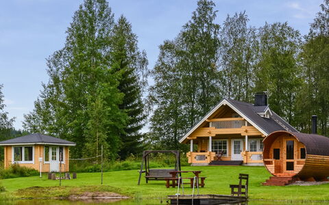 Kissaniemi: Møbel, Stol, Udendørs Møbler, Bord, Træ, Udendørs Bord, Køkken & Spisebord, Skygge, Have, Paraply
