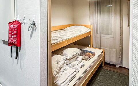 Länsirinne D 16: Seng, Soveværelse, Indretning, Gulvbelægning, Etage, Bed Frame, Værelse, Sengetøj, Sengetøj, Sovesal