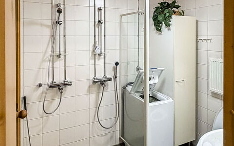 Länsirinne D 16: Sanitærarmatur, Gulvbelægning, Badeværelse, Vvs, Etage, Tap, Indretning, Bruser, Brusehoved, Håndvask