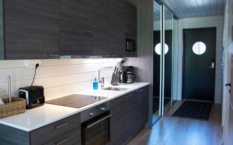 Kasnäs Marina C 22: Køkken, Countertop, Gulvbelægning, Indretning, Træ, Køkken Apparat, Cabinetry, Møbel, Håndvask, Etage