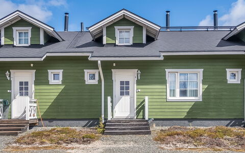 Onkijantie 7B: Vindue, Sidespor, Hus, Hjem, Tag, Boligområde, Sommerhus, Dør, Skydevindue, Estate