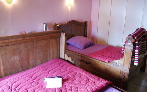 Du Brun: Bygning, Ejendom, Møbel, Komfort, Lys, Purple, Træ, Textile, Indretning, Belysning