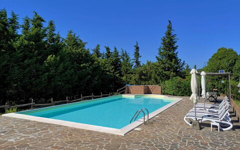 Villa Martina: Svømmepøl, Ejendom, Ejendom, Hus, Fritid, Estate, Bygning, Villa, Hjem, Ferie