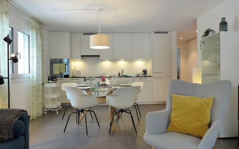 Kandersteg 420: Møbel, Ejendom, Bord, Stol, Countertop, Gulvbelægning, Køkken, Etage, Cabinetry