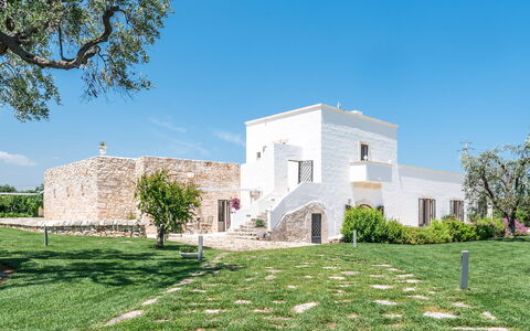 Masseria Villa Il Frantoio: Ejendom, Hus, Bygning, Arkitektur, Ejendom, Boligområde, Land Lot, Facade, Hjem, Estate