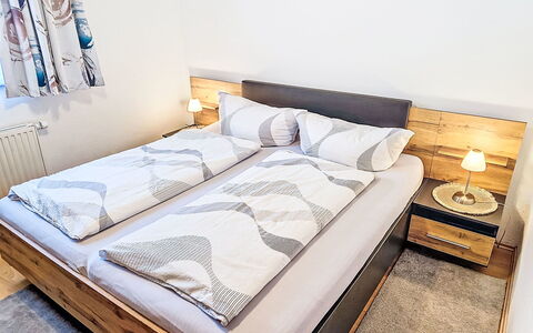 Christine: Soveværelse, Seng, Indretning, Møbel, Sengetøj, Bed Frame, Sengetøj, Værelse, Sengetøj, Throw Pillow