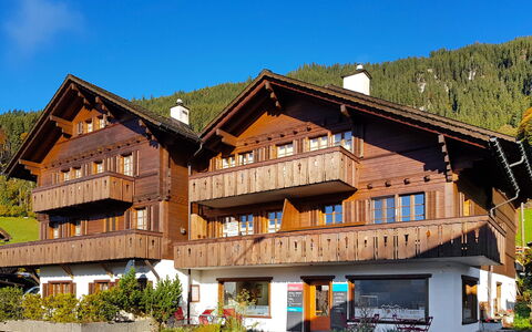 Chalet Burgfeld: Hus, Ejendom, Bygning, Hjem, Ejendom, Tag, Arkitektur, Bjerg, Hotel, Bjergkæde