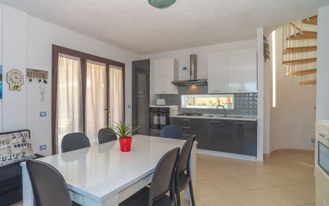 Pellicano: Møbel, Bord, Ejendom, Cabinetry, Countertop, Stol, Bygning, Træ, Køkken, Indretning
