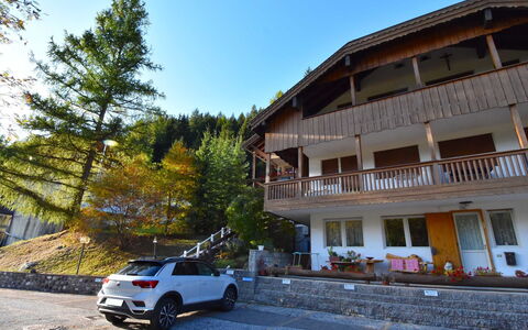 Villa Bellavista: Hjul, Bil, Himmel, Køretøj, Plante, Bygning, Motor Køretøj