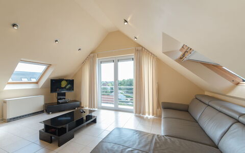 De Haan 930: Ejendom, Værelse, Loft, Bygning, Indretning, Dagslys, Etage, Møbel, Attic, Hus
