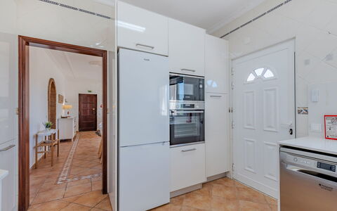 Casa Do Sol: Gulvbelægning, Etage, Træ, Indretning, Større Bandage, Køkken Apparat, Loft, Cabinetry, Køkken, Værelse