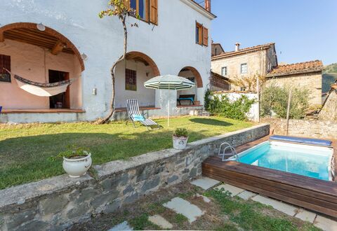 Casa Alice: Ejendom, Bygning, Hus, Ejendom, Svømmepøl, Boligområde, Villa, Estate, Hacienda, Backyard