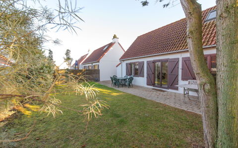De Haan 210: Himmel, Plante, Ejendom, Bygning, Vindue, Blad, Træ, Land Lot, Sommerhus, Hus