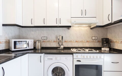 Domingo: Countertop, Køkken, Ejendom, Værelse, Cabinetry, Større Bandage, Møbel, Hus, Husholdningsapparat, Indretning