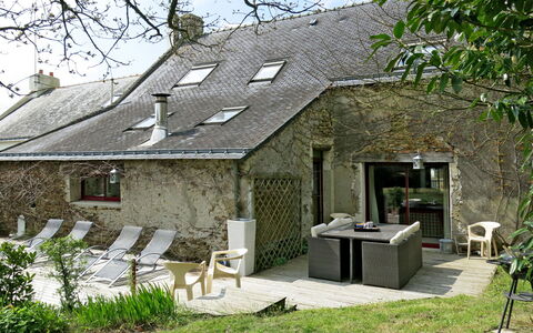 La Duchesse: Plante, Bygning, Ejendom, Vindue, Himmel, Land Lot, Sommerhus, Arkitektur, Hus, Træ