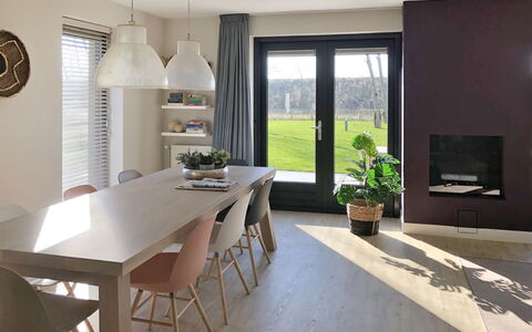 Oesterdam Resort: Værelse, Indretning, Ejendom, Møbel, Spisestue, Etage, Bygning, Loft, Bord, Hus