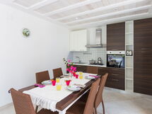 Tavolo da pranzo interno