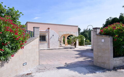 Villa Lidia Con Piscina: Ejendom, Bygning, Hus, Ejendom, Hacienda, Arkitektur, Hjem, Træ, Estate, Villa