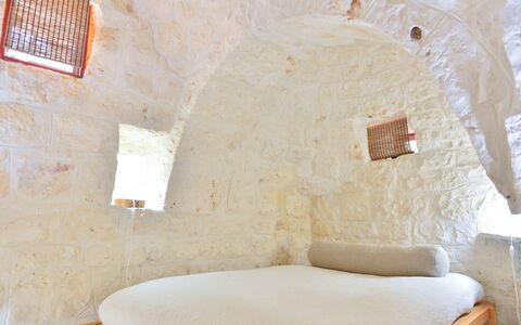 L'alcova: Værelse, Ejendom, Møbel, Væg, Indretning, Seng, Soveværelse, Bygning, Suite, Loft