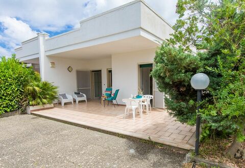 Villa Nettuno: Ejendom, Hus, Ejendom, Bygning, Hjem, Arkitektur, Værelse, Villa, Boligområde, Facade