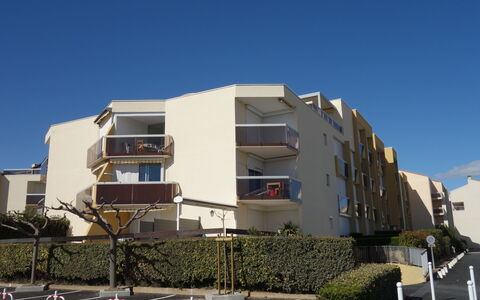 Voiles D'Or-Gênois: Himmel, Bygning, Ejendom, Plante, Vindue, Urban Design, Ejerlejlighed, Boligområde, Ejendom, Facade