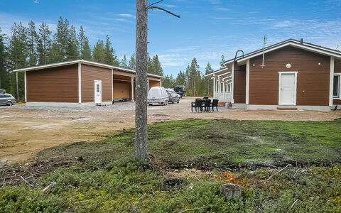 Levin Revontulitaivas a: Træ, Sommerhus, Bjælkehytte, Skov, Skur, Garden Bygninger, Lærk, Woodland, Bejdse