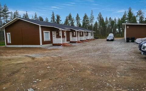 Levin Revontulitaivas a: Træ, Sommerhus, Bjælkehytte, Skov, Skur, Garden Bygninger, Lærk, Woodland, Bejdse
