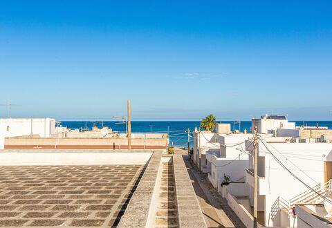 La Terrazza Vista Mare Di Marco: Himmel, Daytime, Ejendom, Hav, Tag, Arkitektur, Azure, Horisont, Ferie, Ejendom