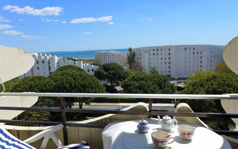 Paradis du Soleil: Ejendom, Ejendom, Restaurant, Arkitektur, Hotel, Bygning, Lejlighed, Altan, Udvej, Ferie