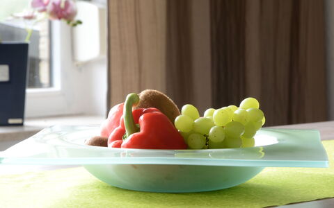 Waldvogt: Mad, Bord, Bordservice, Tallerkner, Frugt, Plante, Naturlige Fødevarer, Serveware, Plade, Køkken