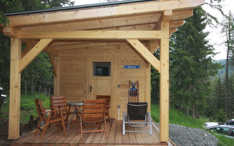 Almhaus Galisch: Pergola, Tag, Bygning, Træ, Bjælkehytte, Udendørs Struktur, Bjælke, Skur, Gårdhave, Backyard