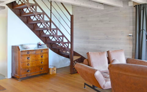 Chalet la Frêtaz: Møbel, Cabinetry, Bygning, Træ, Skuffe, Komfort, Kommode, Indretning, Gulvbelægning, Etage