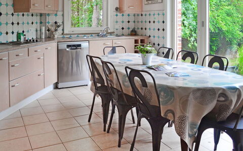 Memories: Cabinetry, Møbel, Countertop, Ejendom, Bord, Vindue, Hvid, Grøn, Stol, Indretning