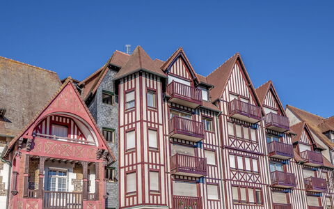 Le Hoc: Himmel, Bygning, Vindue, Urban Design, Boligområde, Ejerlejlighed, Ejendom, Hus, Facade, Tag