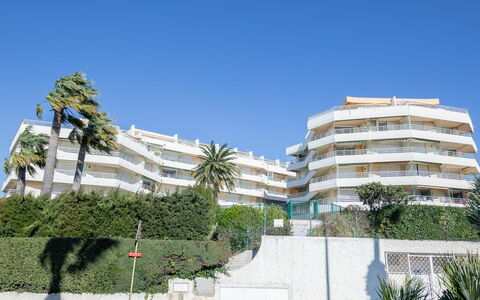 Le Mexico: Himmel, Plante, Bygning, Træ, Urban Design, Arecales, Boligområde, Ejendom, Ejerlejlighed, Facade