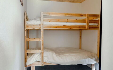 4-Persoons Doutzen: Køjeseng, Møbel, Bygning, Bed Frame, Træ, Seng, Hus, Komfort, Hostel, Etage