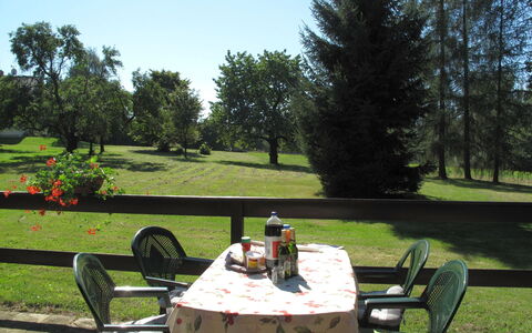 Spinka: Ejendom, Lawn, Landscaping, Græs, Træ, Bord, Gård, Landskab, Backyard, State Park