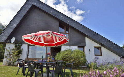 Ker Norge: Sky, Plante, Himmel, Bygning, Ejendom, Træ, Blomst, Vindue, Hus, Land Lot